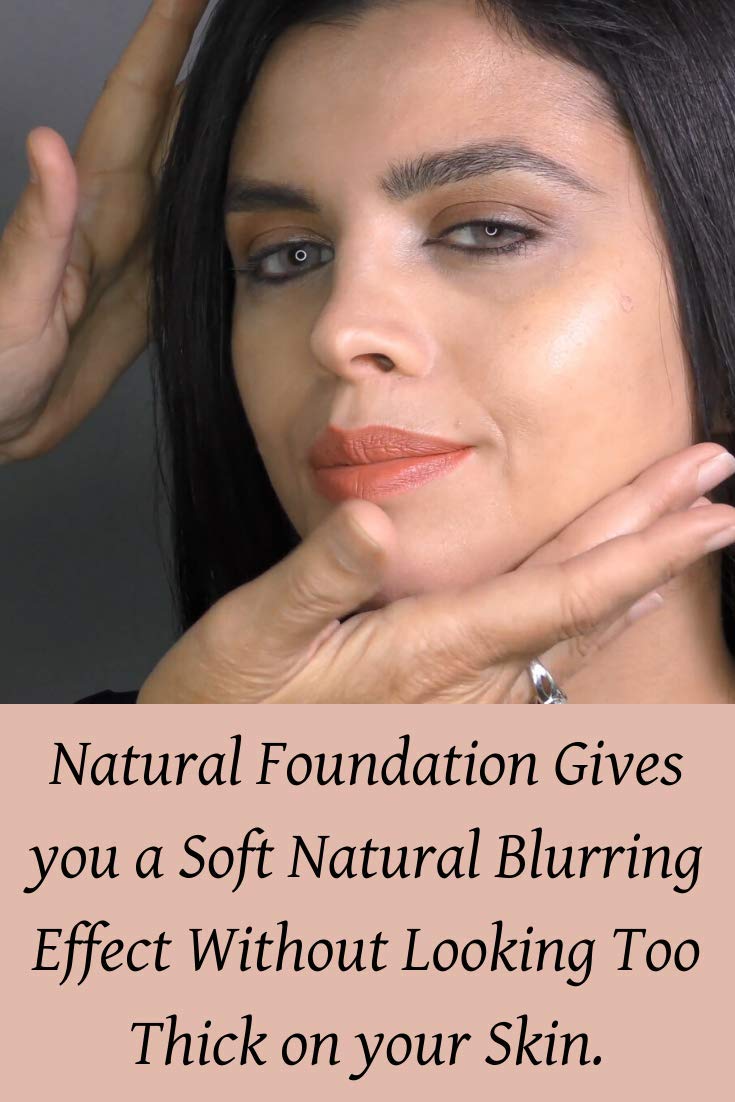 Pressed Mineral Foundation With Vitamin for a Natural Silky Finish