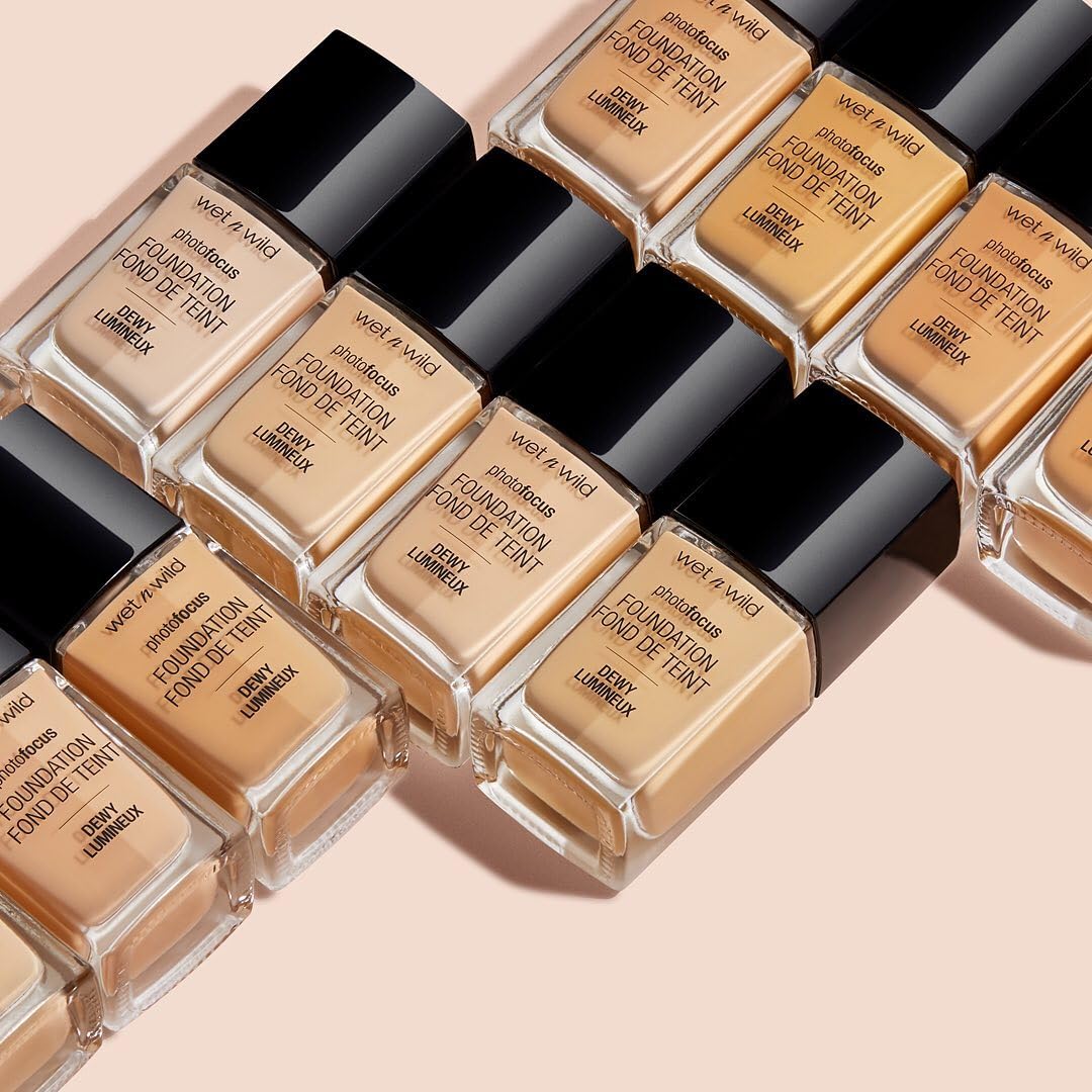 wet n wild Photo Focus Dewy Liquid Foundation Makeup, Soft Beige (Packaging May vary)